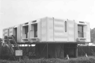 Illustration for article titled Plastic Homes from the Days When Plastic Was the Future